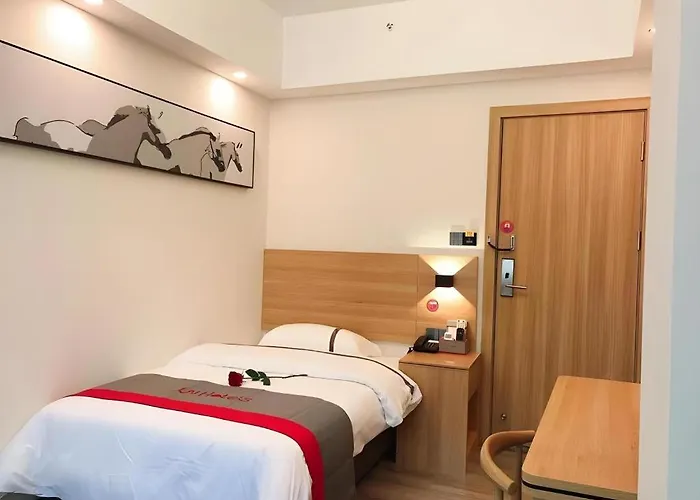 Jun Hotel Guangdong Zhanjiang Xiashan South Railway Station