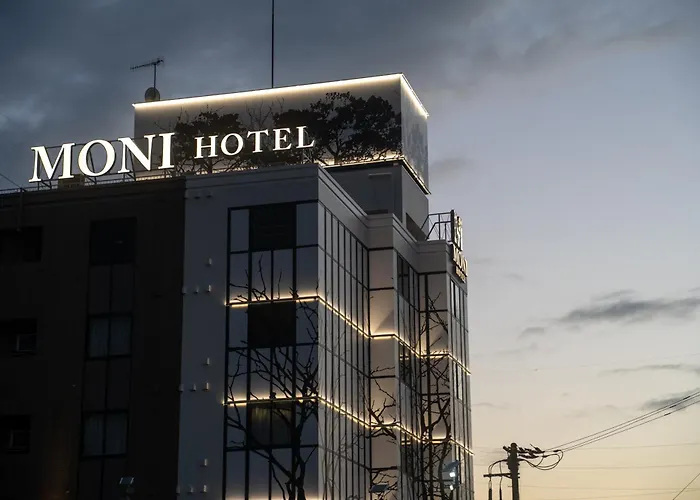 Moni Hotel