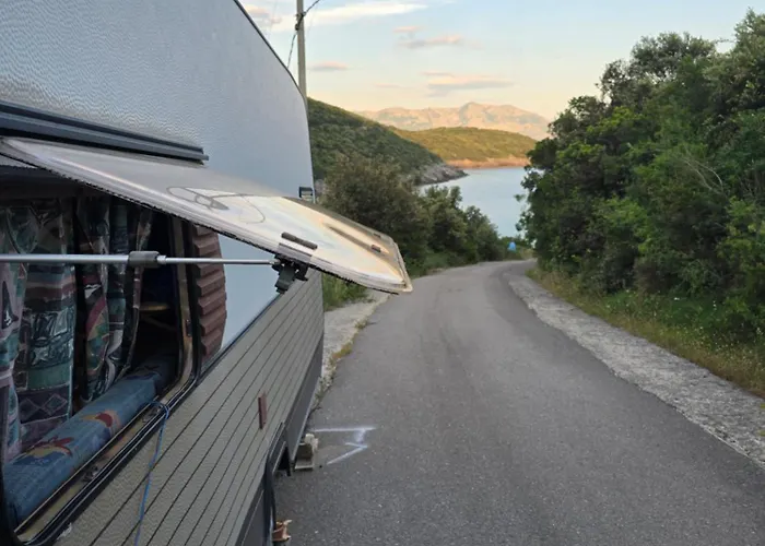 Camper