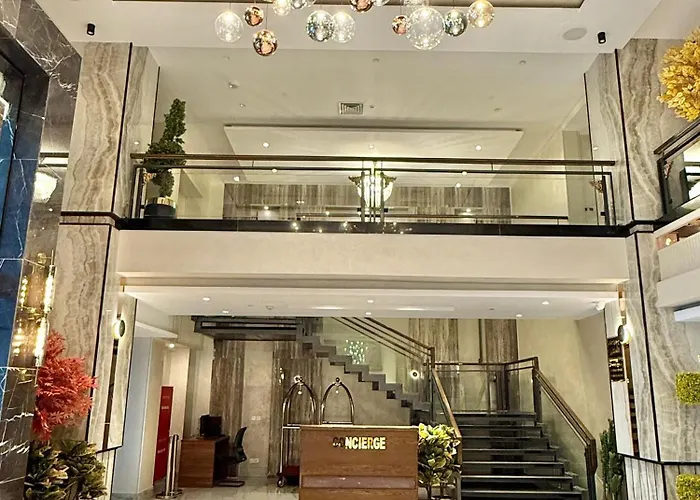 Hotel Space Crest
