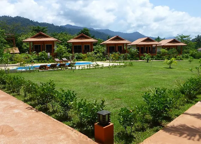 Khao Sok Jasmine Garden Resort - SHA Certified