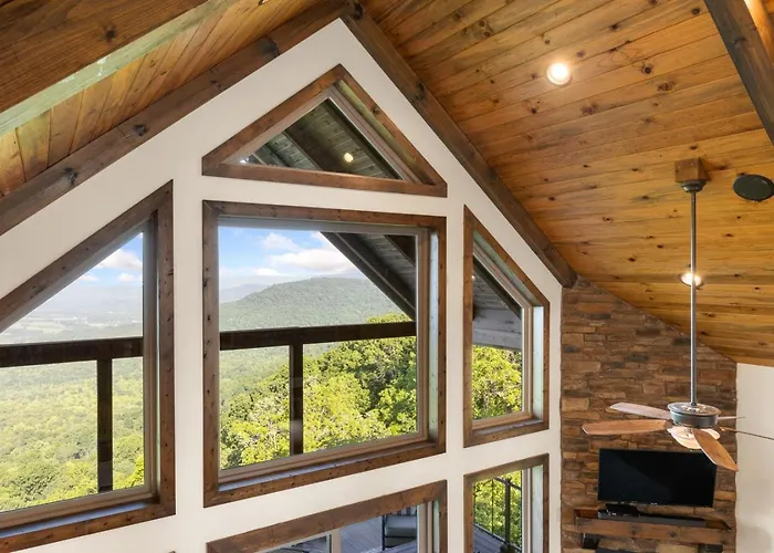 Canyon View Treehouse- Fall Vacation With A View