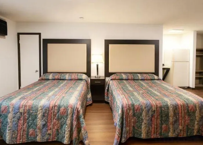 Hotel Oskaloosa - Hwy 63/92