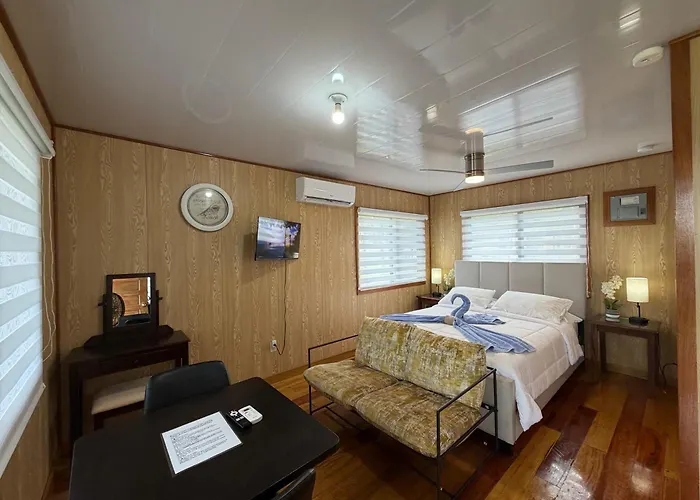 Sunshine Cabanas At Ocean View