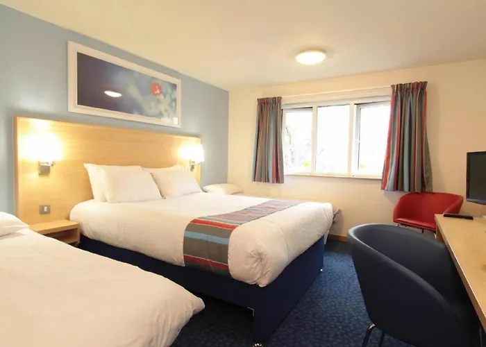 Travelodge Camberley Central