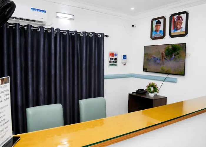 Family Size 2-Bedroom Diamond Suites In Vedop Hotel, Ota