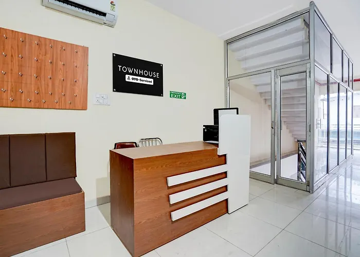 Super Townhouse Patiala Bus Terminal