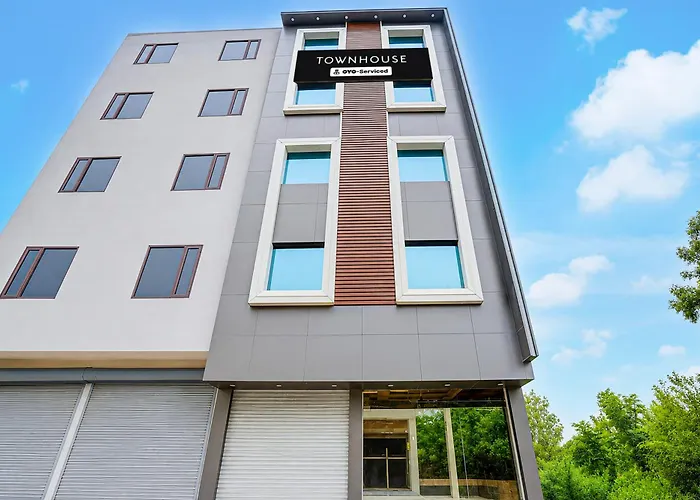 Townhouse Punjabi University Formerly Valley View