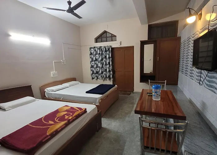 Vasu Inn - Rooms In Valparai