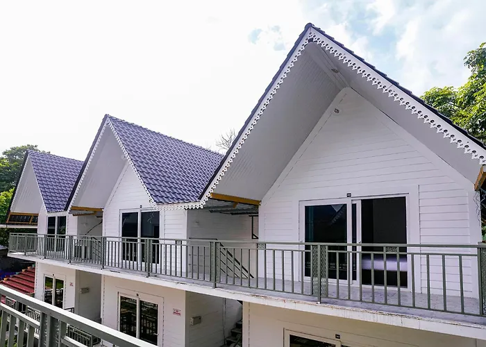 Fabhotel Mayura Nature Resort - Nr Club Cubana