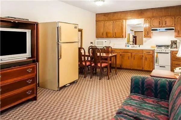 Eagle Nest Inn & Apartments