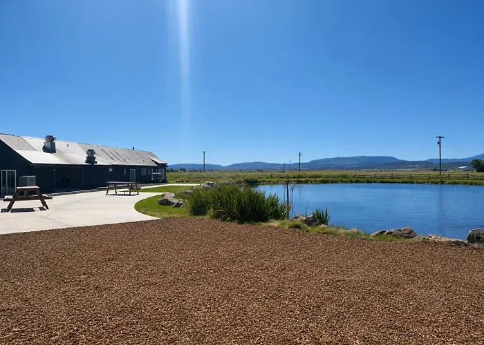 Hunter'S Hot Springs Resort