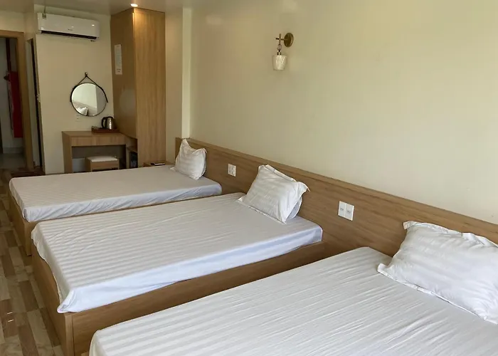 Anh Nhu Hostel & Restaurant Cat Ba