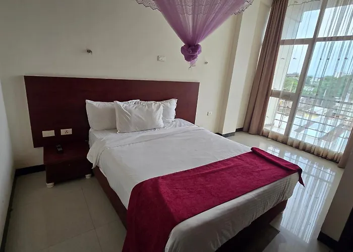 Yiganda Hotel, Safari Tours