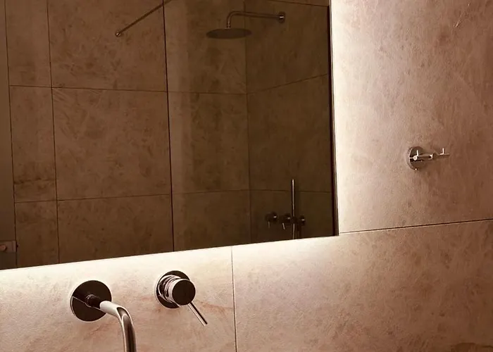 S S Sophie'S Suites