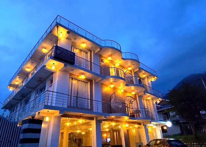 Prafull Hotel & Restaurant