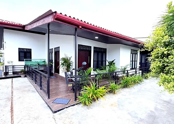 Sunset Villa Swimming Pool With Rooms