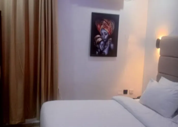 Royal Vantage Hotel