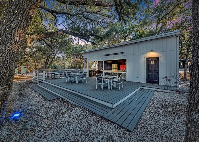 Rustic Roamer - Private Hill Country Rv Retreat