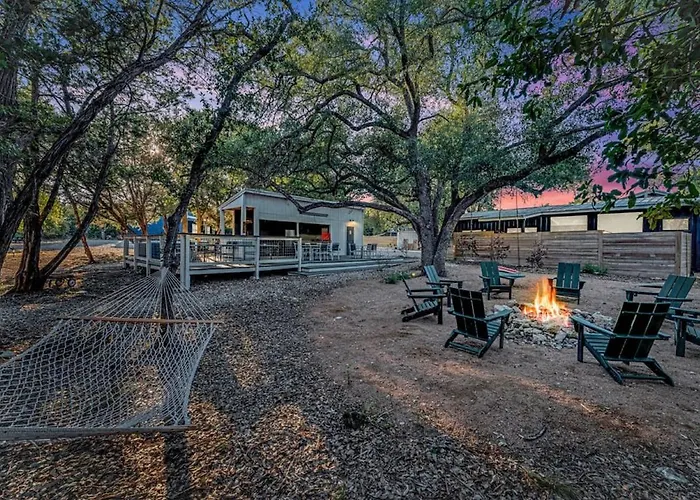 Rustic Roamer - Private Hill Country Rv Retreat