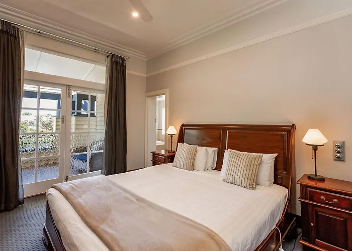 Caves House Hotel