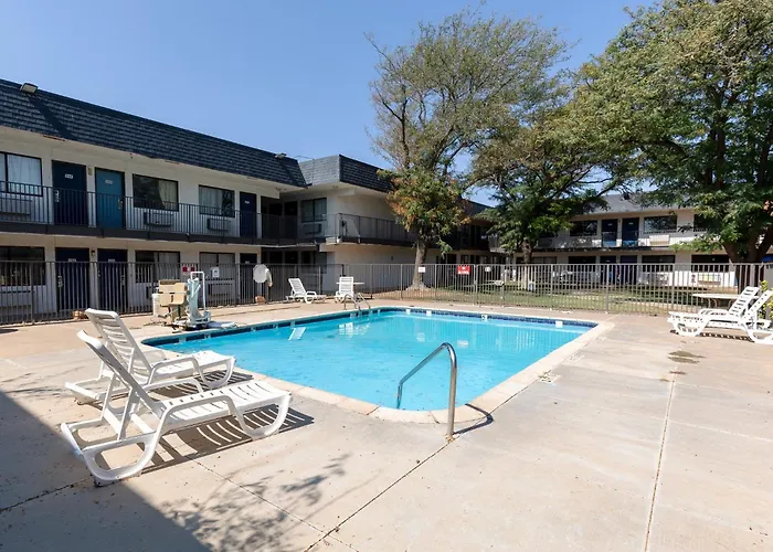 Lubbock Inn & Suites