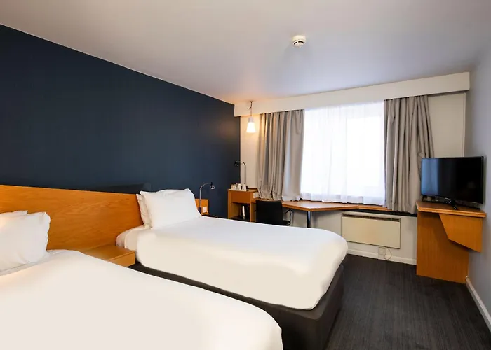 Holiday Inn Express Newport By Ihg