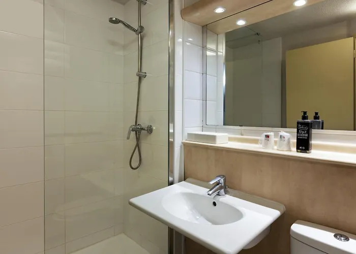 Greet Hotel Villeneuve La Garenne - Renove