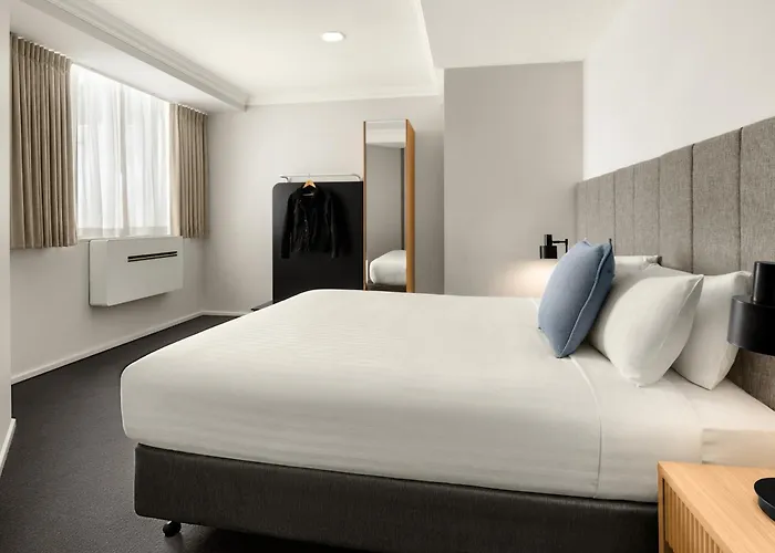 Oaks Perth Hotel