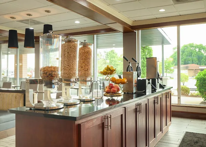 Cottonwood Airport & Expo Hotel Louisville