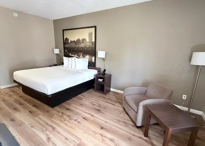 Harmony Hotel, Hernando
