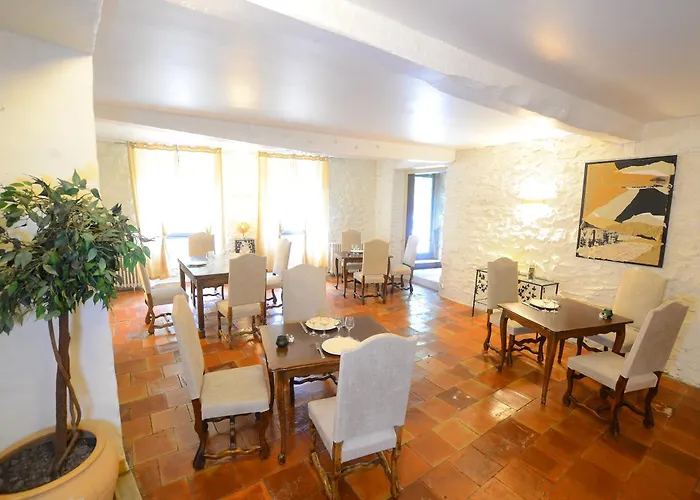 Logis Hotels - Hotel Restaurant Du Midi