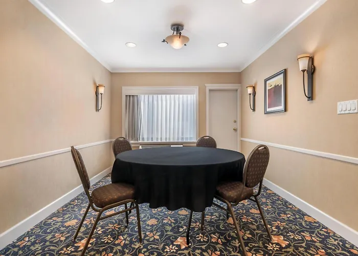 Best Western Plus Columbia River Hotel