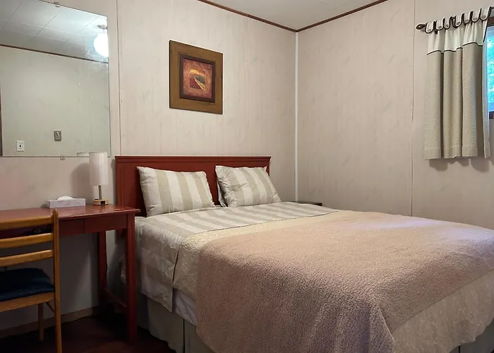Dolphin Motel