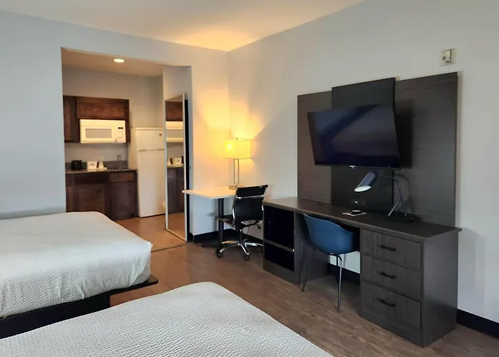 Days Inn & Suites By Wyndham Gonzales Tx