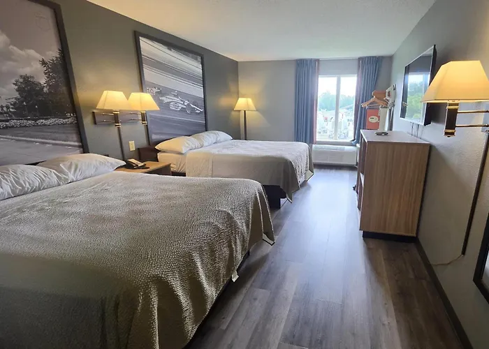 Super 8 By Wyndham Cloverdale In