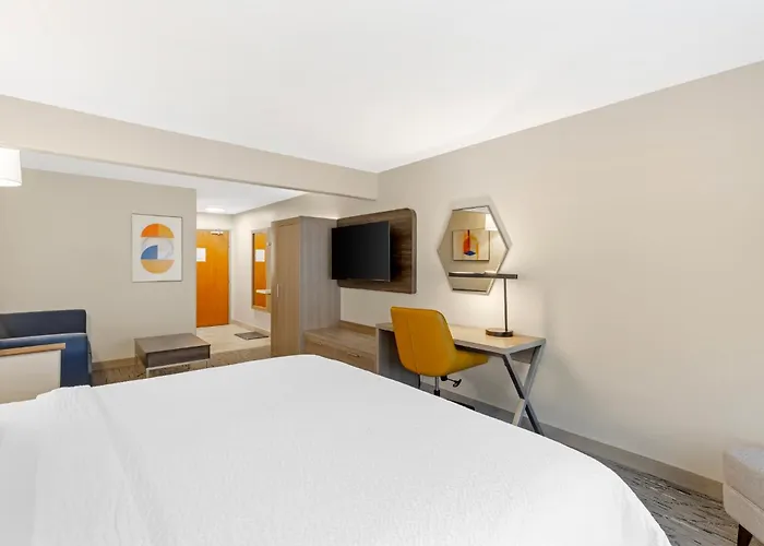 Holiday Inn Express & Suites Douglas By Ihg