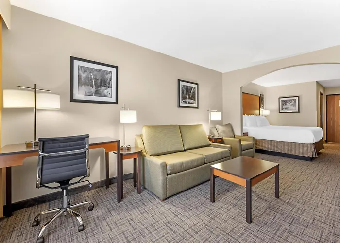 Best Western Cascade Inn & Suites