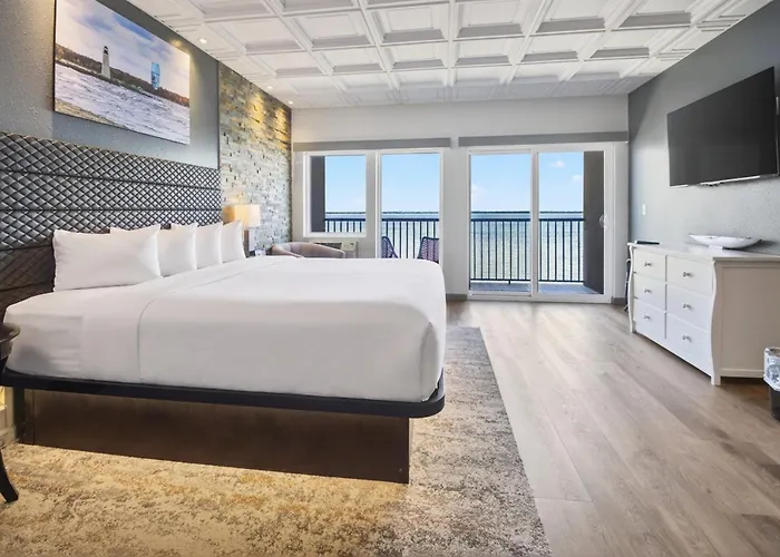 Terrace Bay Hotel - Lakefront