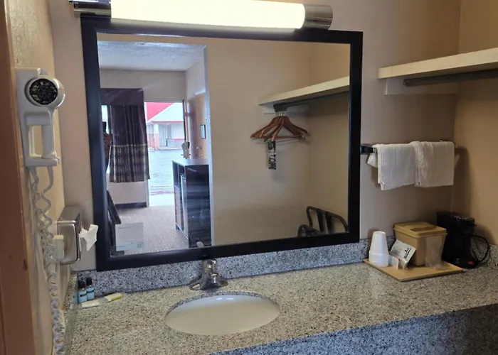 Ashland Inn & Suites