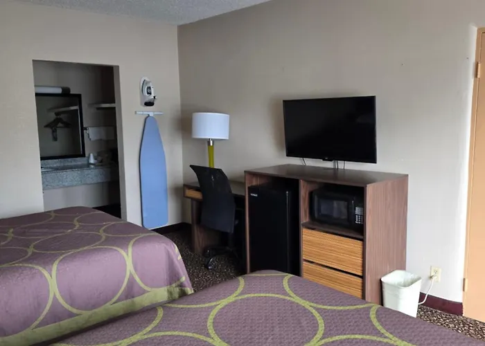 Ashland Inn & Suites