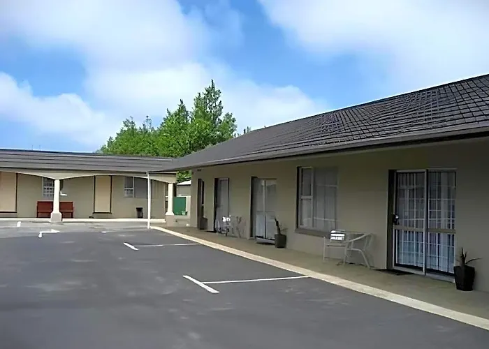 Avenue Motel