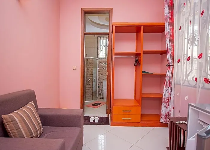La'Tonna Safari Hotel