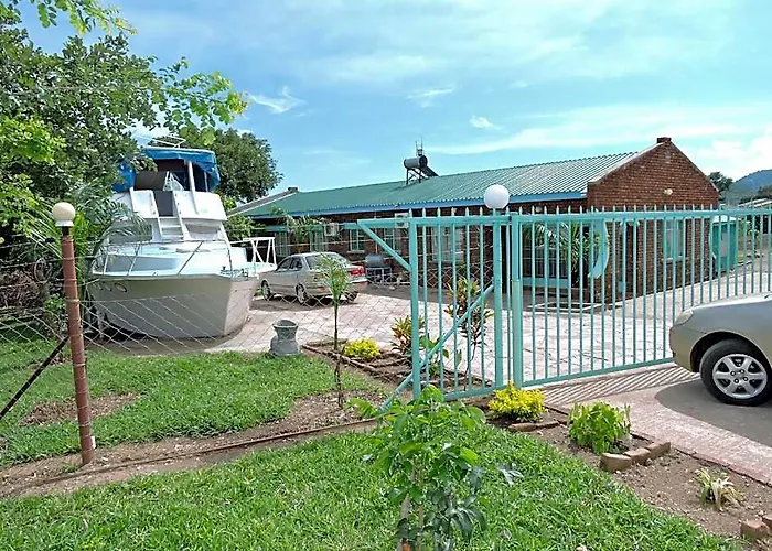 Luna Lodge