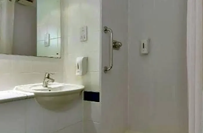 Travelodge Bicester Cherwell Valley M40