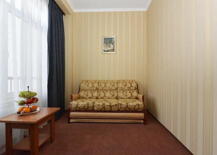 Готель Дніпро Dnipro Hotel