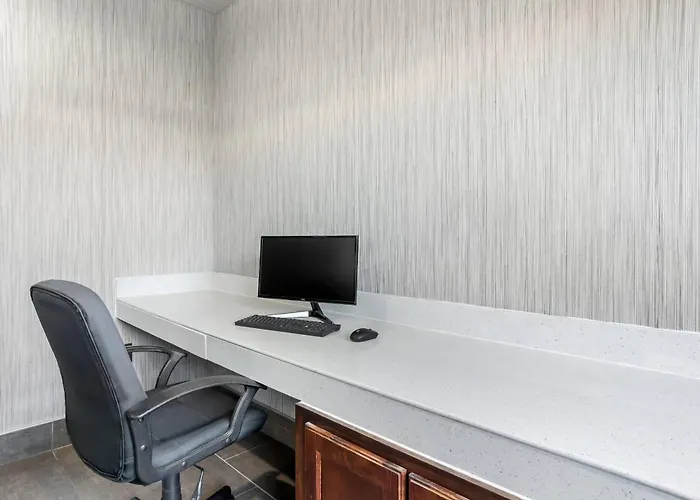 Quality Inn & Suites Greenville - Haywood Mall