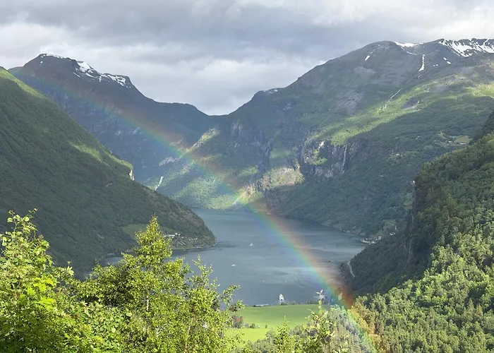 Lunheim In Geiranger