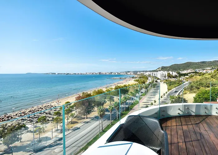 Yacht Hotel