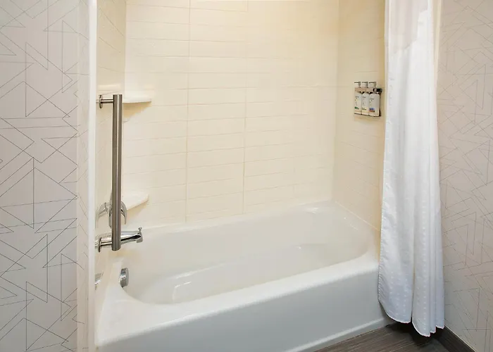 Holiday Inn Express Hotel & Suites Ann Arbor West By Ihg